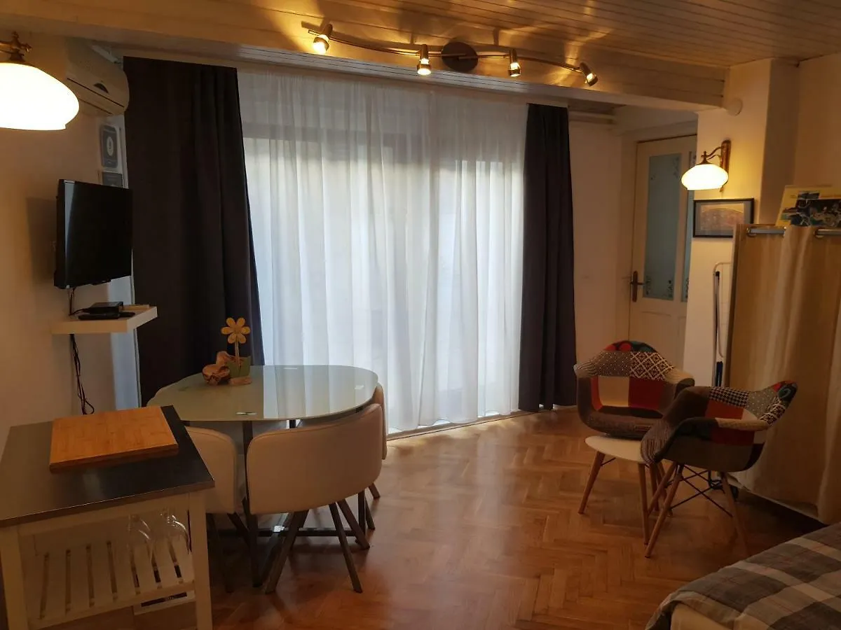 L&M Studio Apartman Apartamento PUY