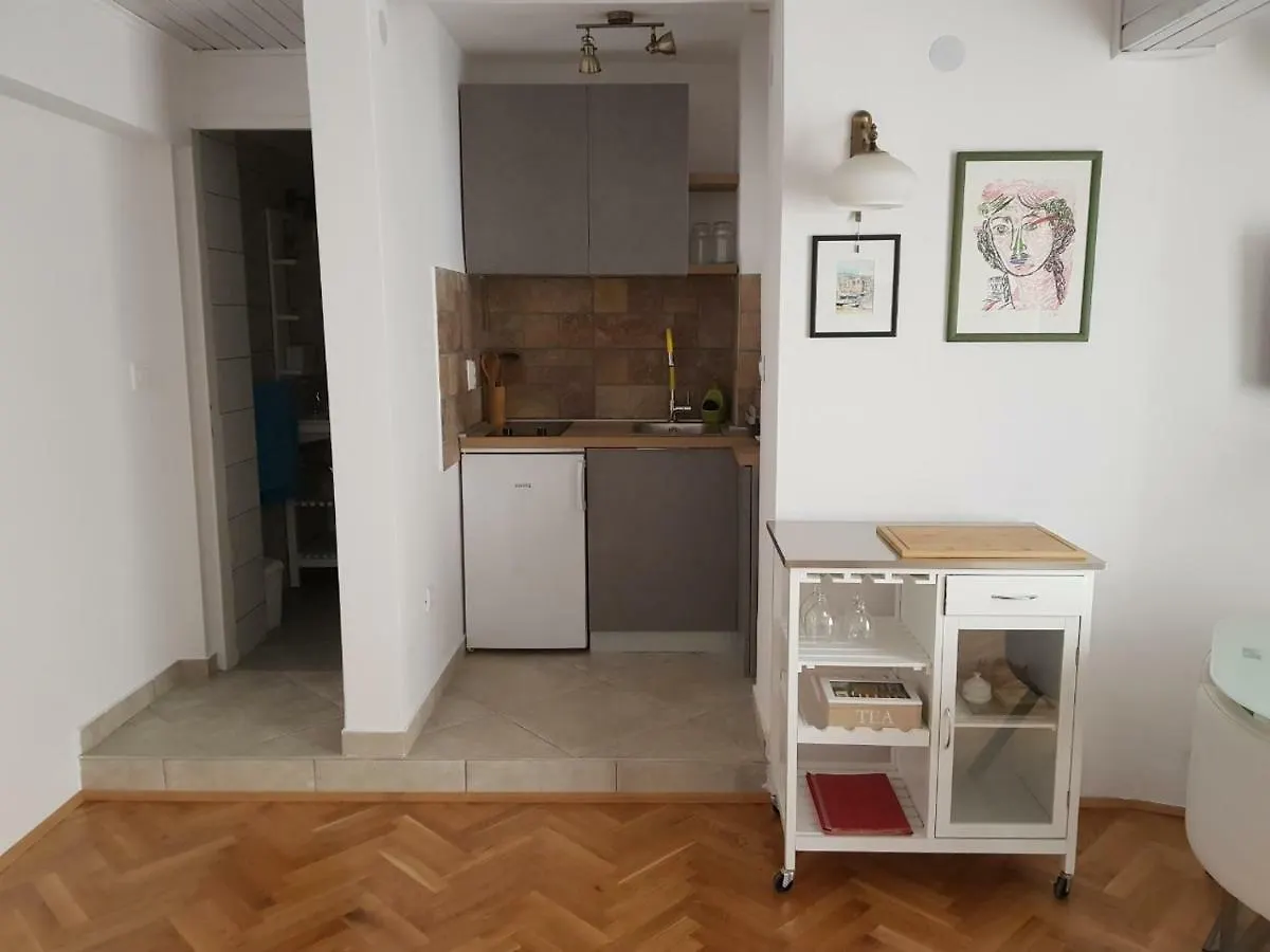 L&M Studio Apartman Apartamento PUY