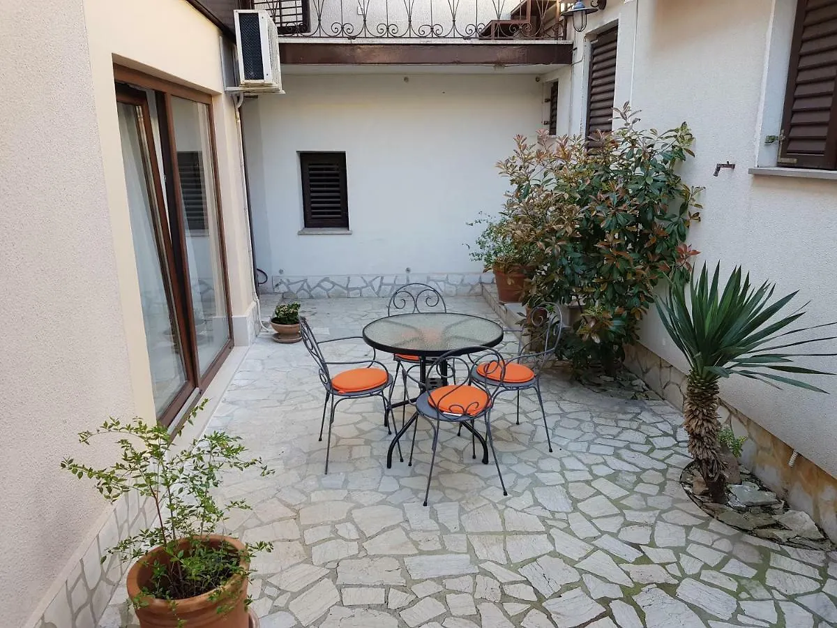 L&M Studio Apartman Apartamento PUY Pula