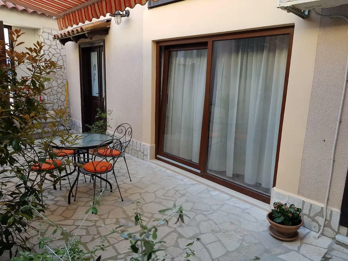L&M Studio Apartman Apartamento PUY